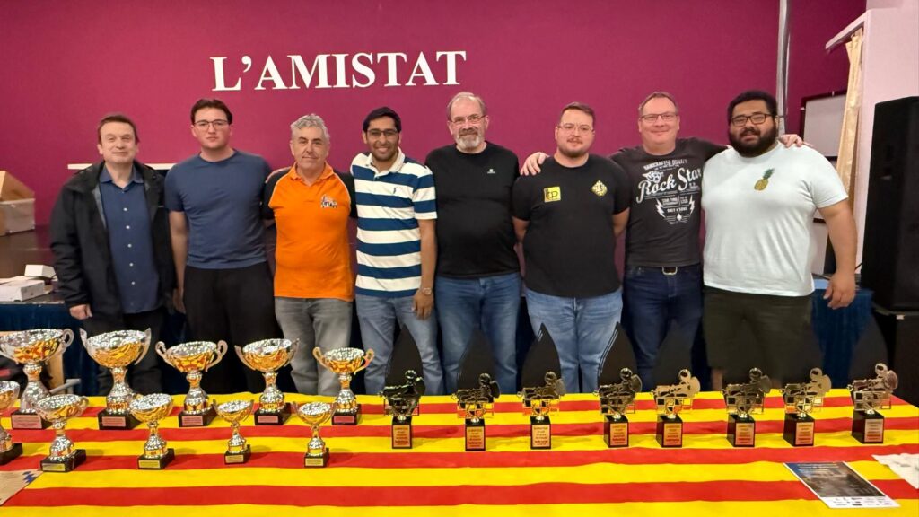 Jugadors del Club Escacs Balàfia de Lleida competeixen en tornejos d’escacs a Mollerussa, sumant experiència, punts i aprenentatge.